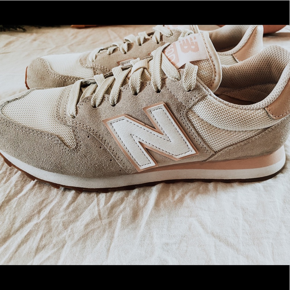 Women’s new balance size 9
